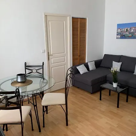 Centre, Pres Avenue De Verdun, Cosy 2 Pieces , Salon , Separe, Rue Tres Calme A 10 Minutes A Pied De La Grande Apartment Biarritz