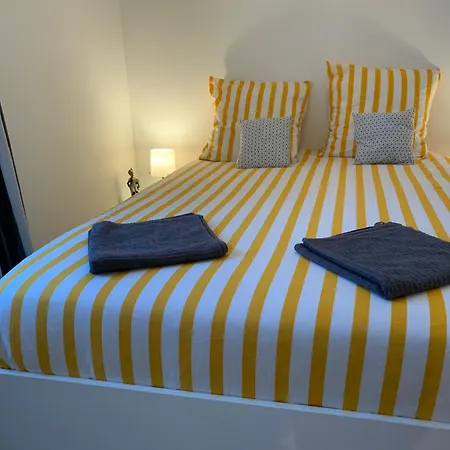 Centre, Pres Avenue De Verdun, Cosy 2 Pieces , Salon , Separe, Rue Tres Calme A 10 Minutes A Pied De La Grande Biarritz