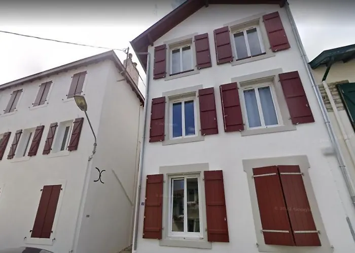 Centre, Pres Avenue De Verdun, Cosy 2 Pieces , Salon , Separe, Rue Tres Calme A 10 Minutes A Pied De La Grande 아파트 *