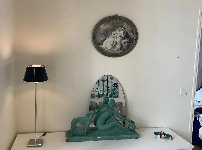 Centre, Pres Avenue De Verdun, Cosy 2 Pieces , Salon , Separe, Rue Tres Calme A 10 Minutes A Pied De La Grande *