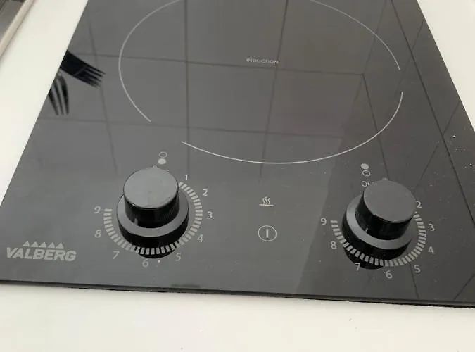 Centre, Pres Avenue De Verdun, Cosy 2 Pieces , Salon , Separe, Rue Tres Calme A 10 Minutes A Pied De La Grande