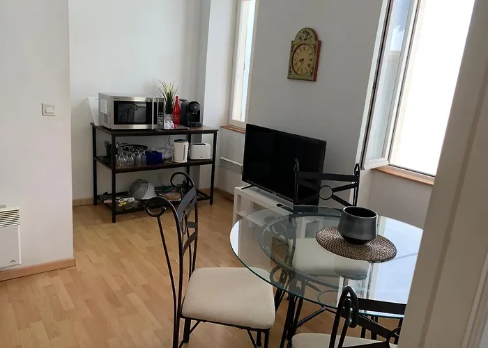 Centre, Pres Avenue De Verdun, Cosy 2 Pieces , Salon , Separe, Rue Tres Calme A 10 Minutes A Pied De La Grande * Biarritz