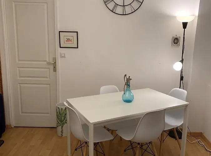 Centre, Pres Avenue De Verdun, Cosy 2 Pieces , Salon , Separe, Rue Tres Calme A 10 Minutes A Pied De La Grande Apartment