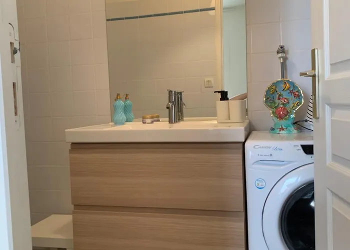 Centre, Pres Avenue De Verdun, Cosy 2 Pieces , Salon , Separe, Rue Tres Calme A 10 Minutes A Pied De La Grande Apartment